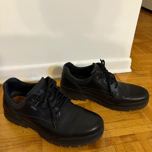Men’s Ecco Track Shoes - Picture 2 of 5